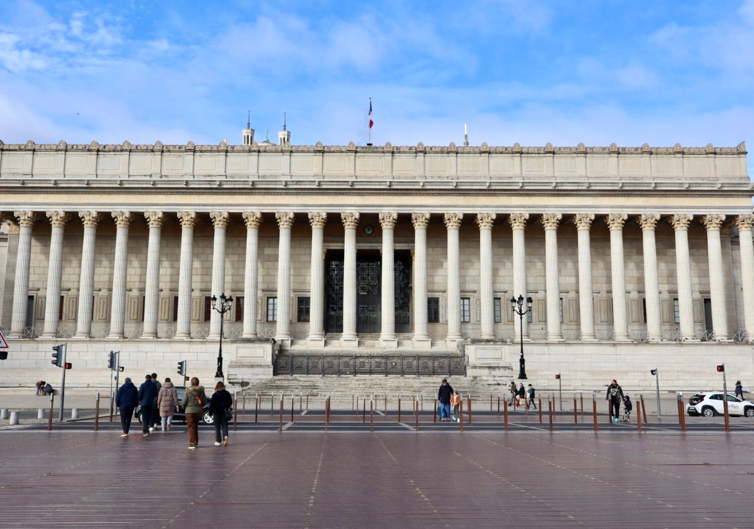 Palais Justice 24 Colonnes