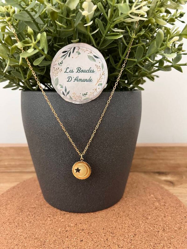 Collier médaille doré lune étoile