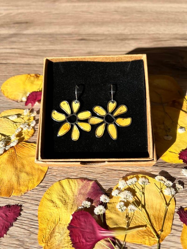 Boucles florales pétales de rose jaune argentée