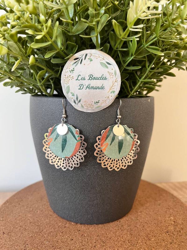 Boucles rosaces feuillages verts argentés