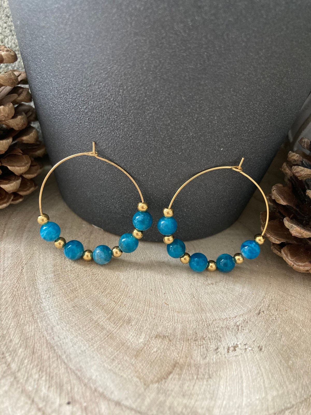 Boucles D'oreilles Créoles En Chips De Jaspe Rouge – Pierre Naturelle, Dormeuses, Neuf Avec étiquettes