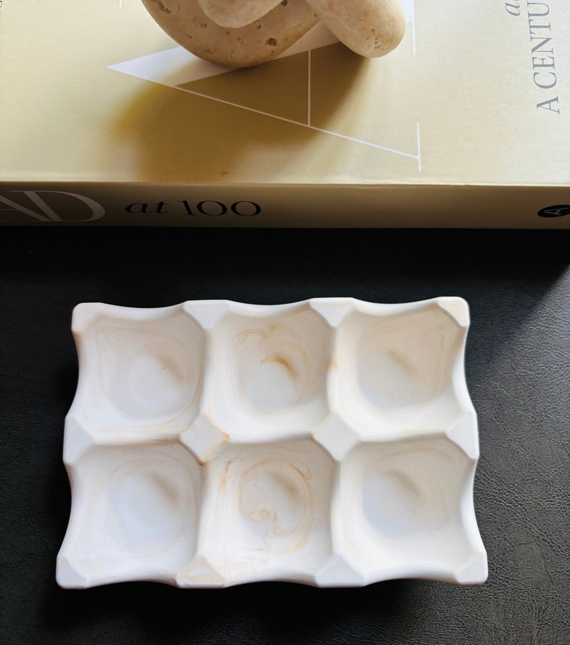 Marble Swirl 6 Egg Holder Tray