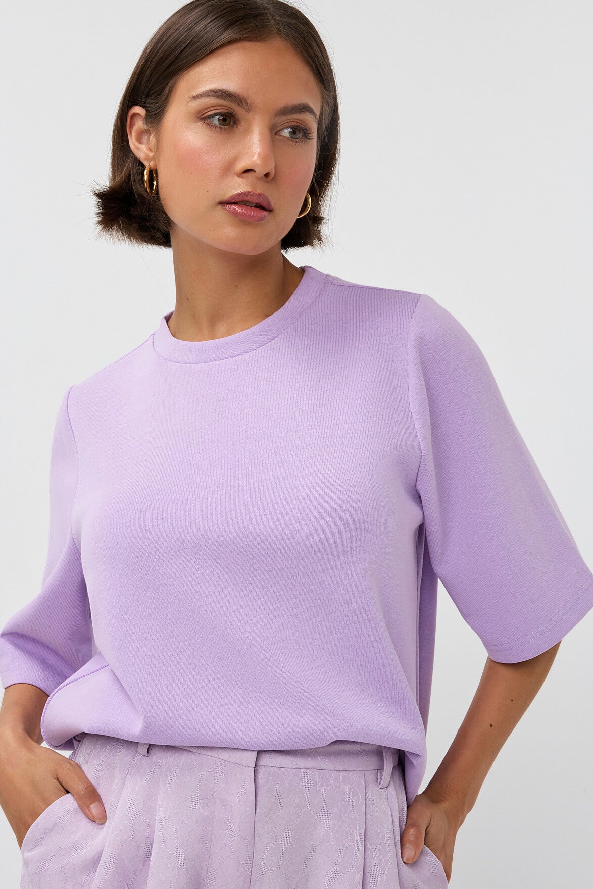 lilly-t-shirt-model-standard.jpg