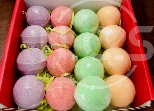 Shower steamers and Bath Bombs