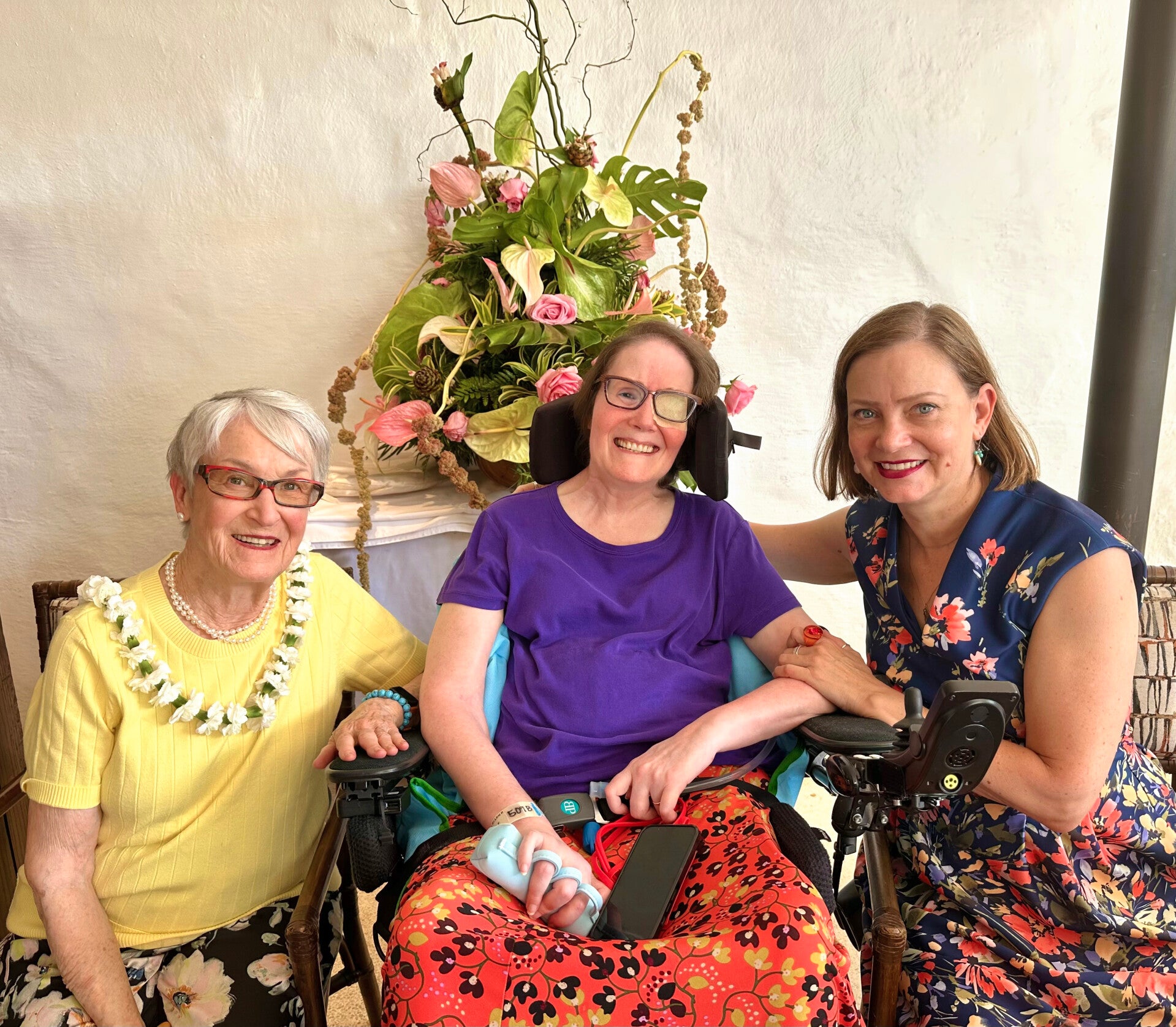 Ellen, her sister and mom