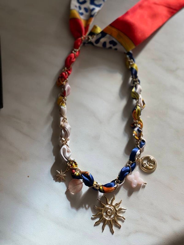 Collier foulard