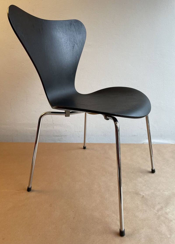 Arne Jacobsen 3107 butterfly chair black for Fritz Hansen