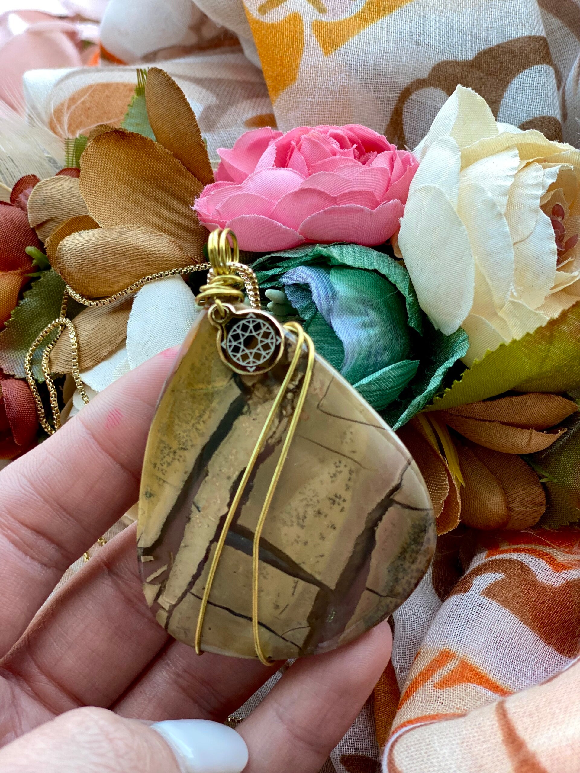 Thunder Egg Agate with 18KT gold plated necklace