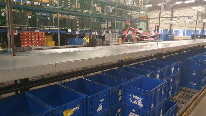 Leerguthalle in der Logistik 