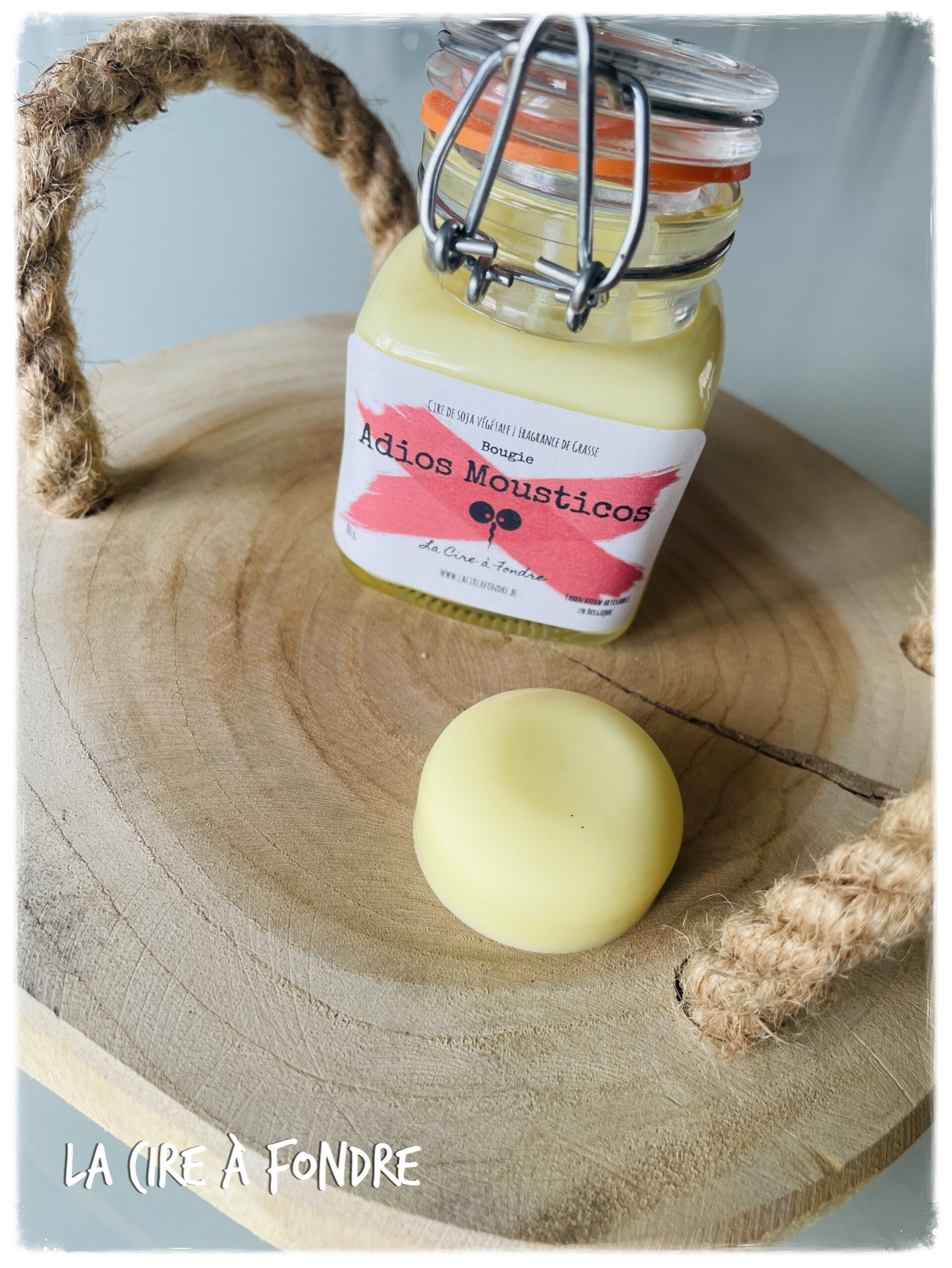 La bougie "Adios Mousticos"