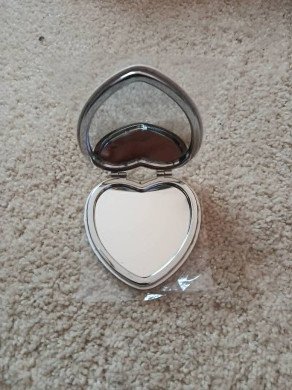 miroir en  cœur  diamant