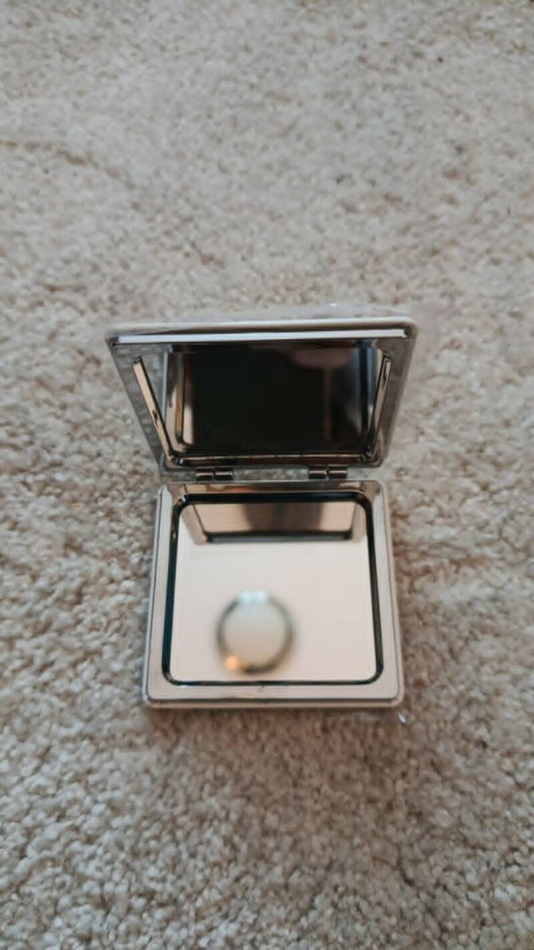 miroir en carre en diamant