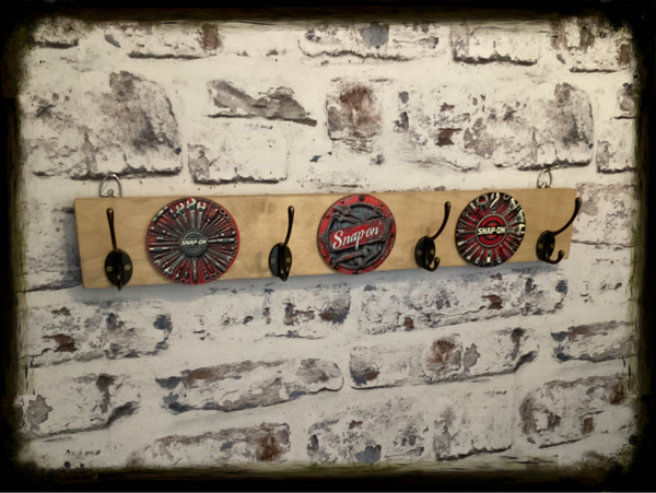 4 hook coat , hat rack snap on decor