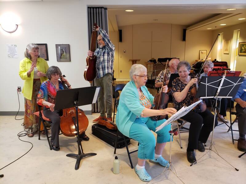 Getting ready for the concert at  Lanark Lodge, 115 Christie Lake Road, Perth ON on April 25, 2005