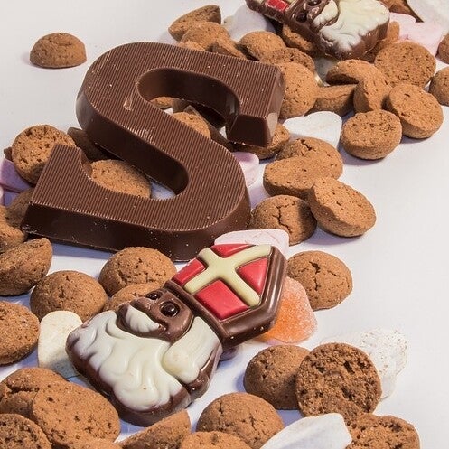 Shop bij allerleileuks.nl op thema speciaal voor seizoen Sinterklaas. Alle geschenken, wenskaarten en verpakkingen op een rijtje.