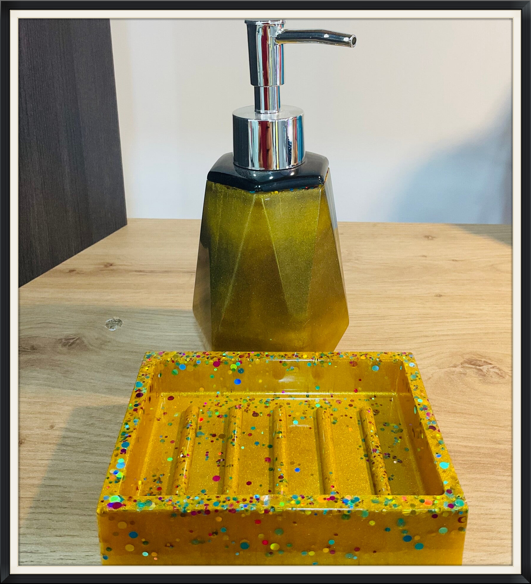 Distributeur et porte savon