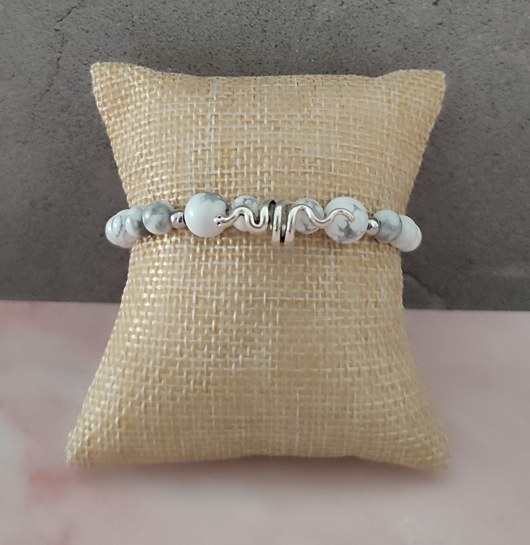 Bracelet "Howlita"