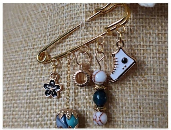 Broche "Chaussia"