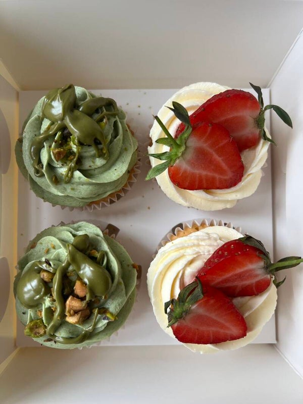 4 Cupcakes in the Box 1