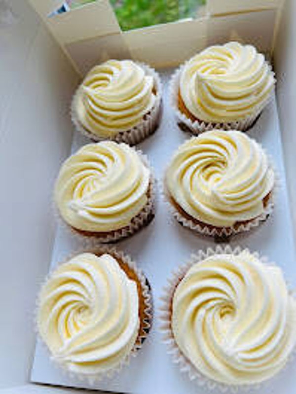 4 Cupcakes in the Box 2