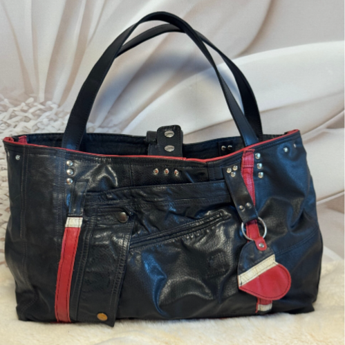 Herinneringstas gemaakt van een dierbare motorjas | Sandra Creaties