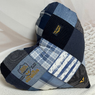 Troostkussen gemaakt van dierbare kleding | Sandra Creaties