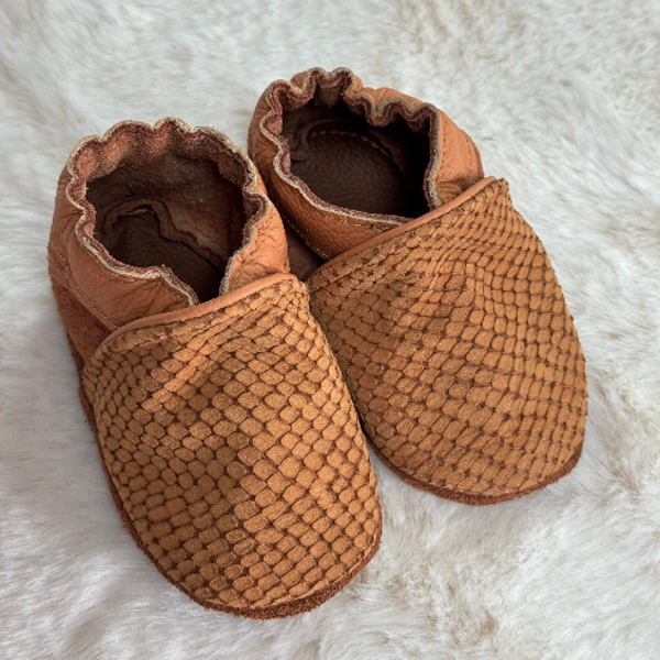 Babyslofjes Lion King in cognac kleur
