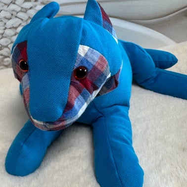 Troostknuffel Husky gemaakt van dierbare kleding van Opa zo is op toch nog een beetje dichtbij