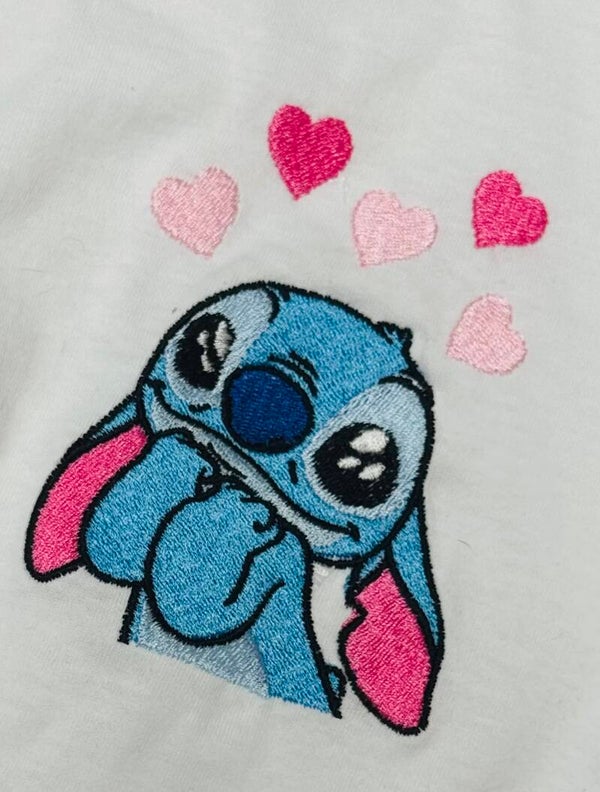 Kinder T-shirt maat 116 met Stitch borduring