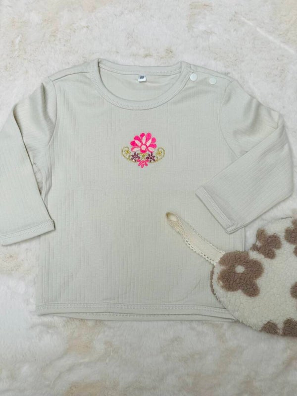 Babyshirt  maat 80 met geborduurde bloem