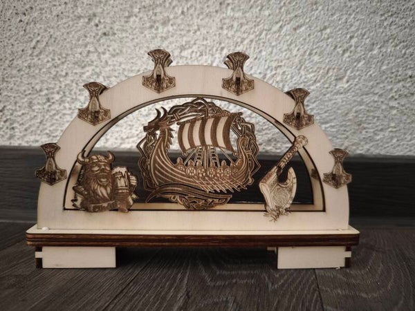 Drachenschiff mit Thors Hammer