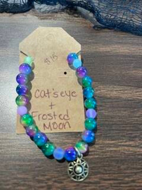 Cat's Eye & Frosted Moon