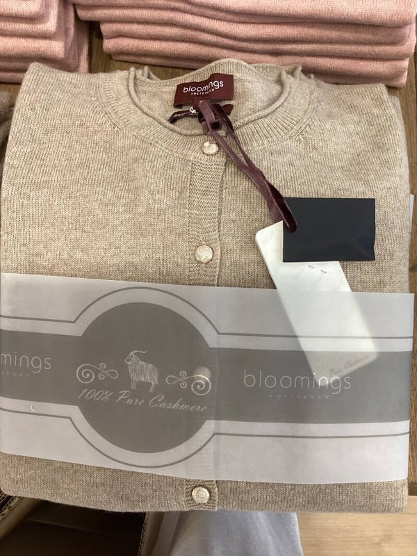 Bloomings vest 9080 A zand cashmere