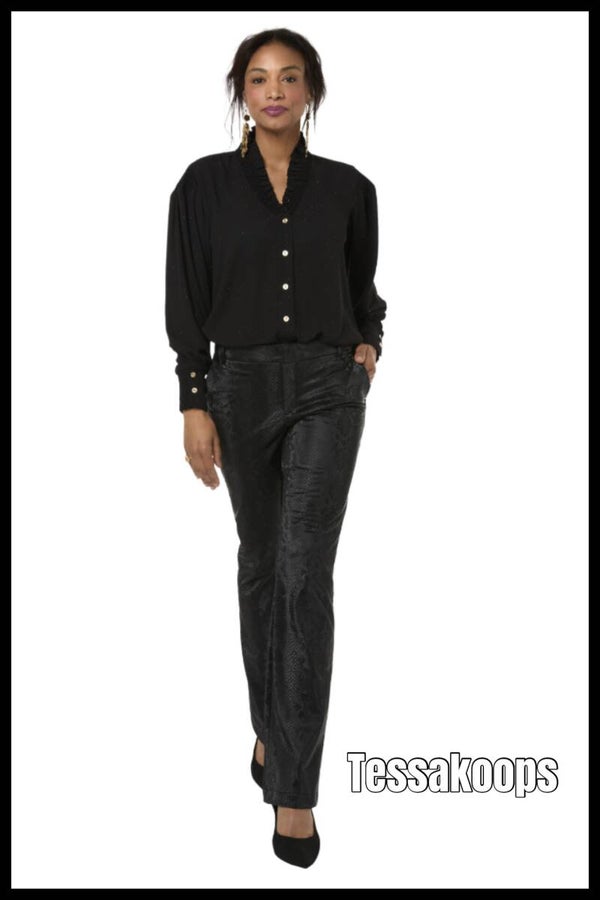 Tessa Koops broek flair Evana B snake vegan leather