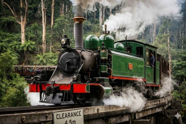 PUFFING BILLY (nostaljik tren)