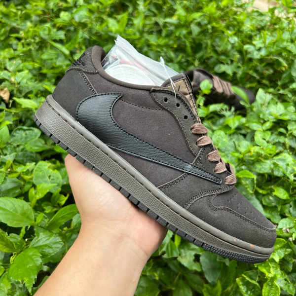 Travis Scott x Air Jordan 1 Low "Dark Mocha"