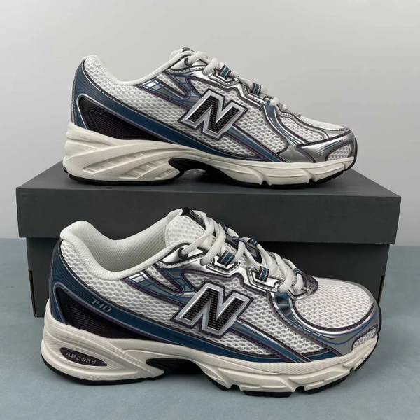 New Balance 740