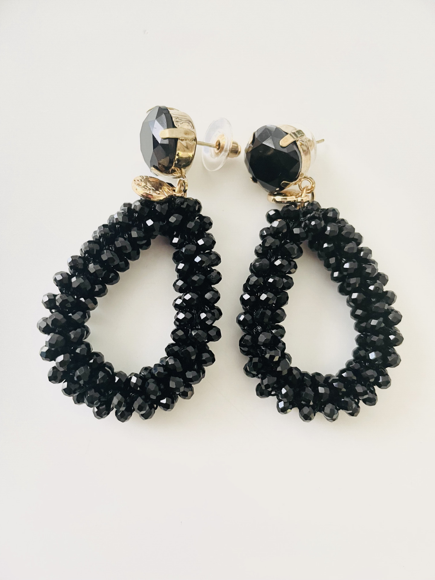 JUNI Glasberry parel drop oorbellen - zwart