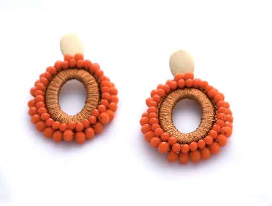 JUNI Glasberry silk parel drop oorbellen - Oranje
