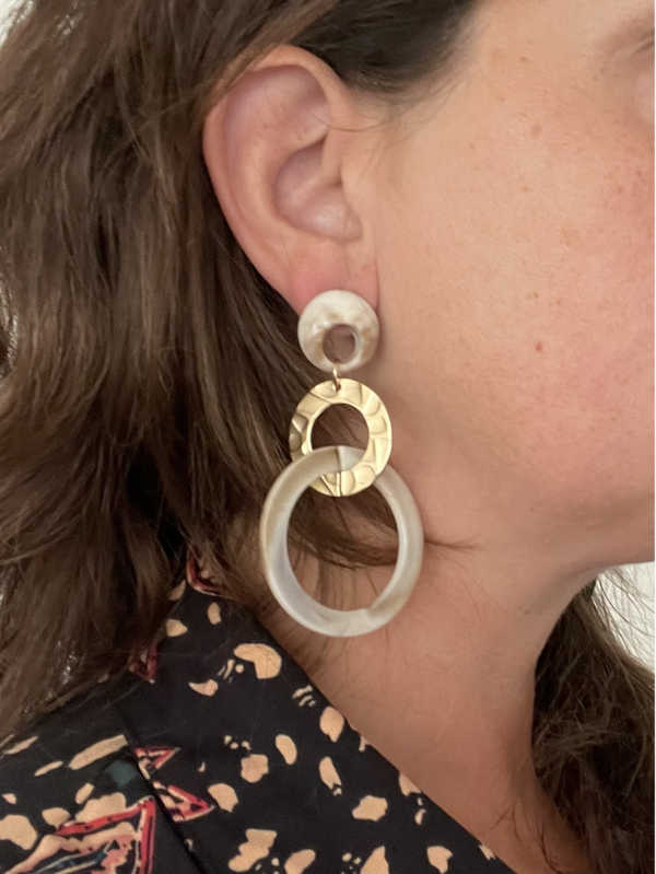 JUNI by Ellen Resin trio crème met gouden ring