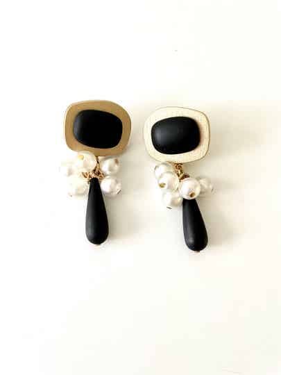 JUNI by Angelo Moretti Sparkling Days oorbellen | parels goud