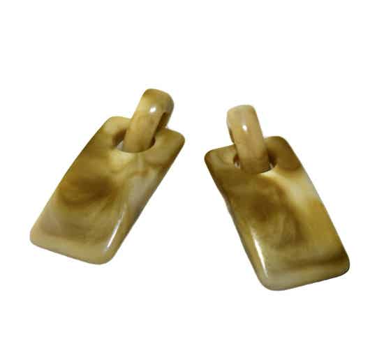 JUNI Hoorn rechthoekige oorbellen - Beige