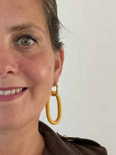 JUNI Snake creool oorbellen - Geel