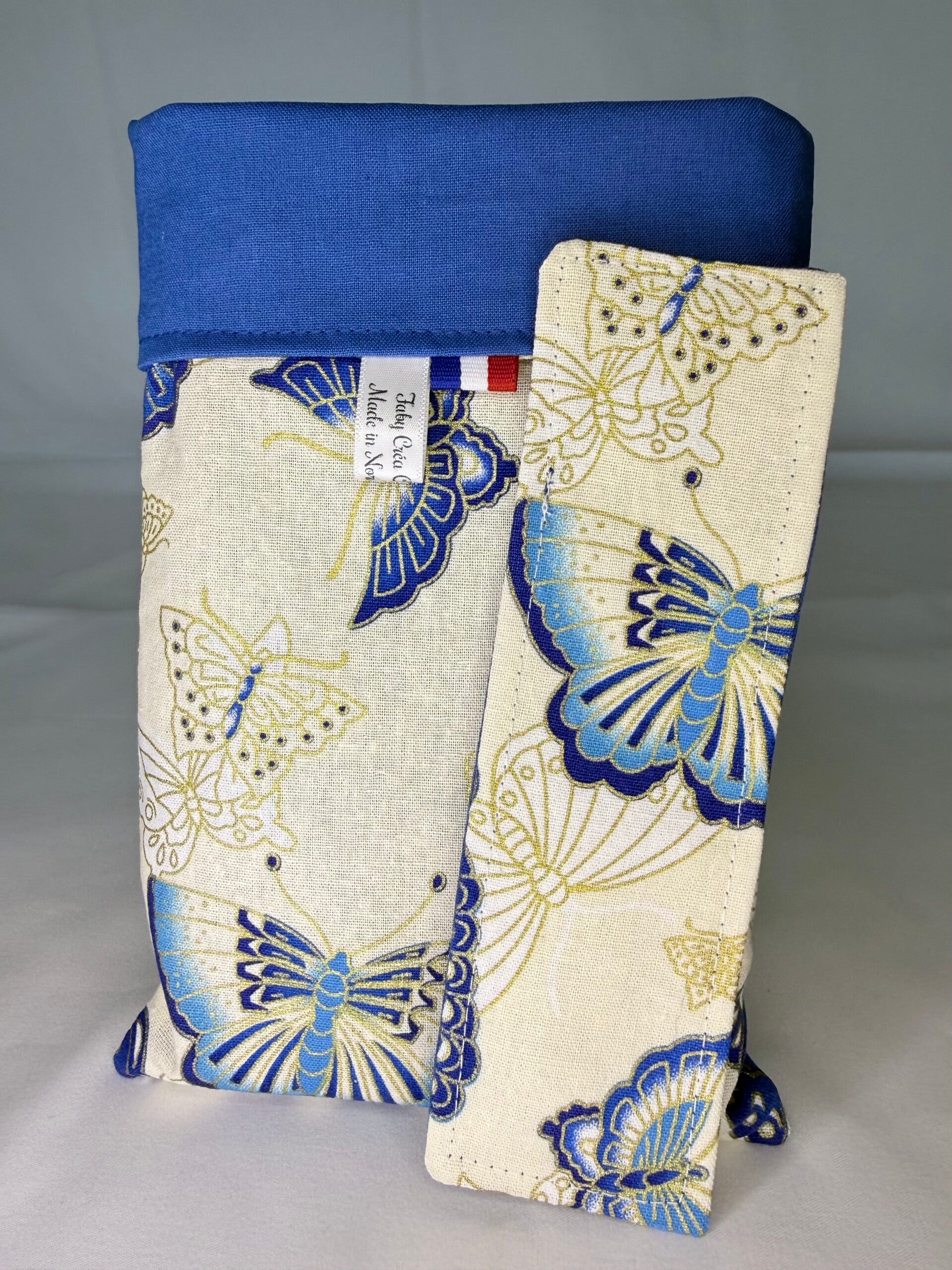 Housse pour livre de Poche et son marque page