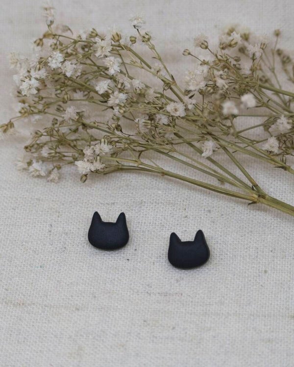 Kat studs