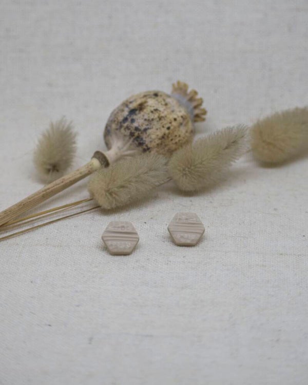 Esagono classy studs