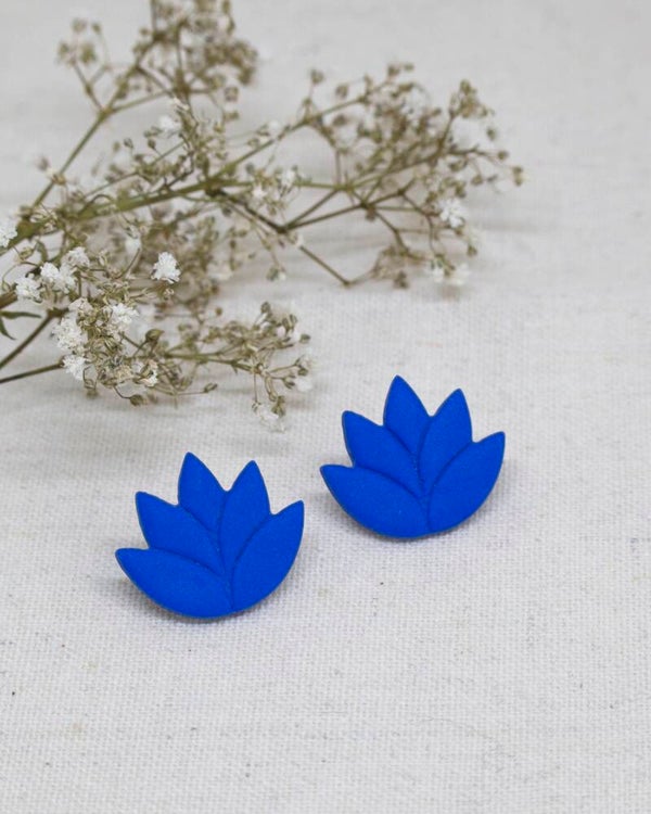 Lotus studs