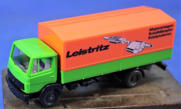 Wiking H0 Mercedes LP 814 bakwagen met huif Leistritz.