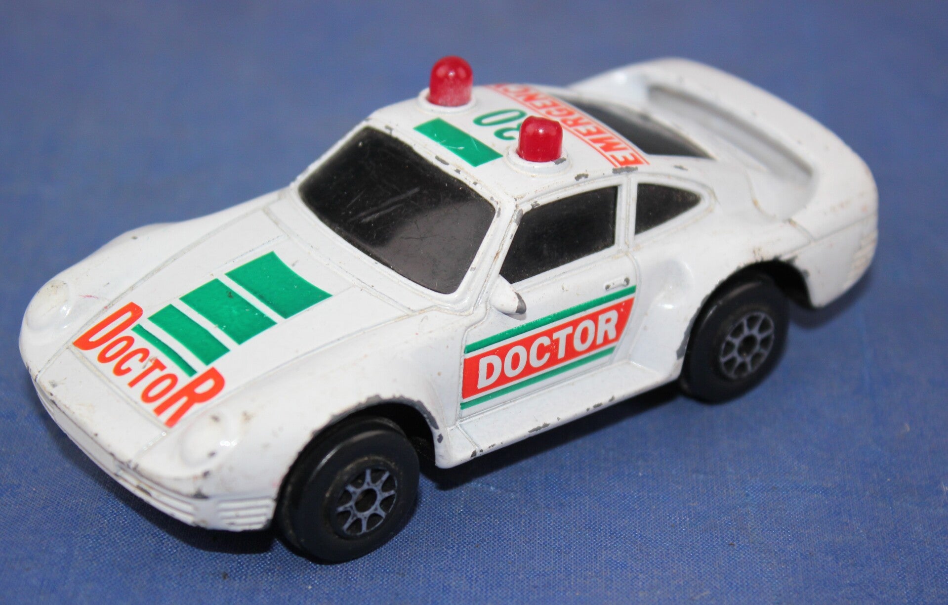 China 1/43 Porsche ‘Emergency’.
