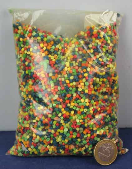 300 gram kraaltjes in diverse kleuren.